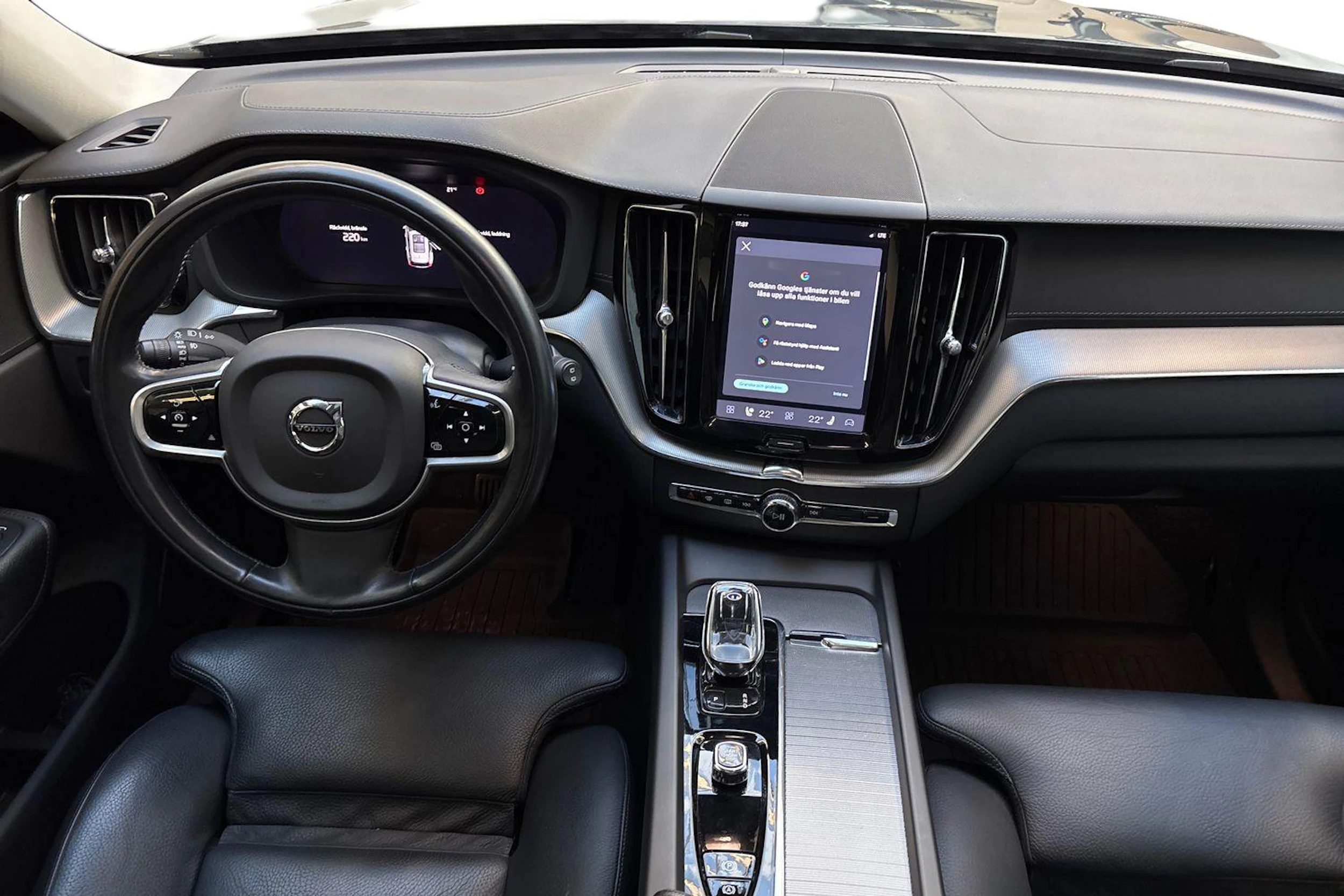 sininen Volvo XC60 2022 kuva 9.