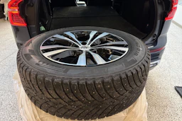sininen Volvo XC60 2022 kuva 15.