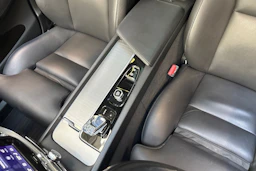sininen Volvo XC60 2022 kuva 30.