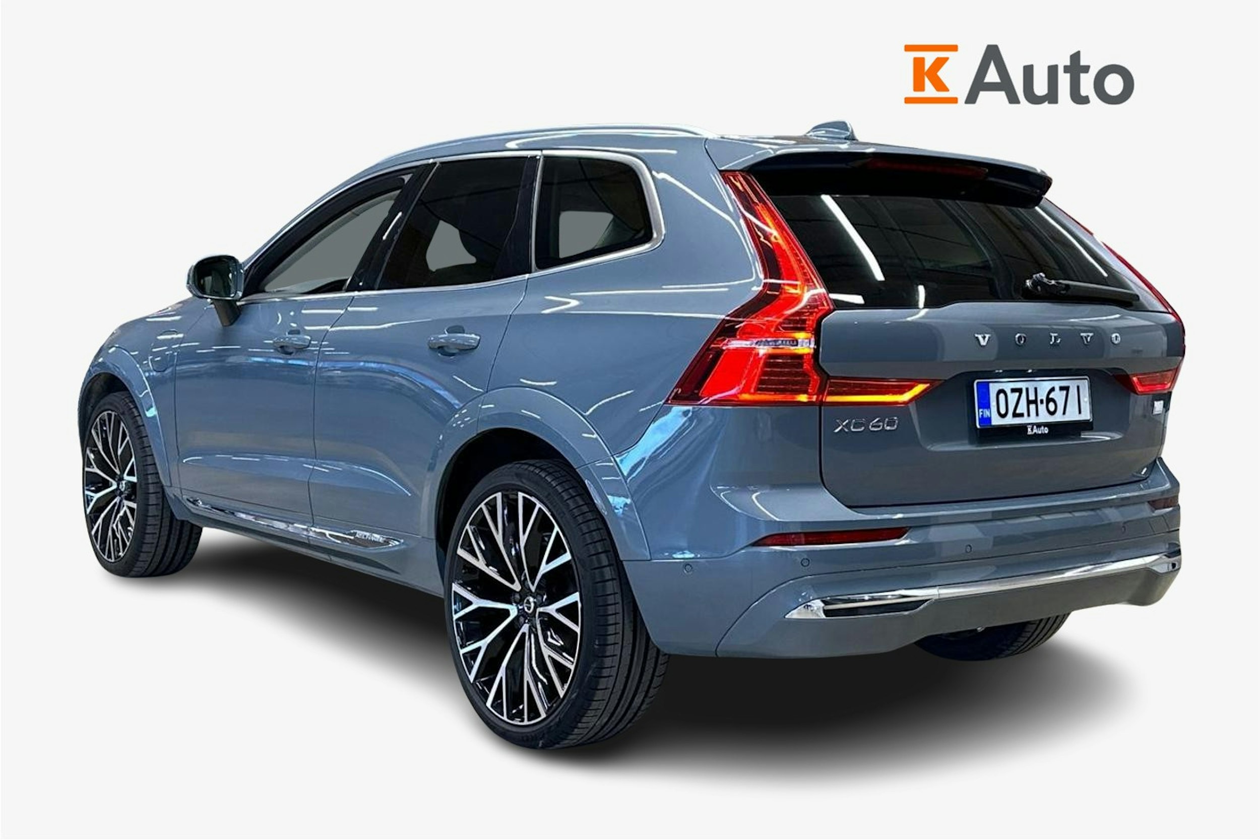 harmaa Volvo XC60 2022 kuva 2.