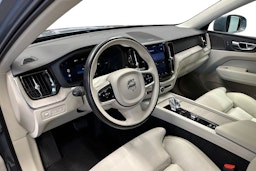 harmaa Volvo XC60 2022 kuva 7.