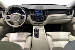 harmaa Volvo XC60 2022 kuva 9.