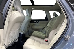 harmaa Volvo XC60 2022 kuva 10.