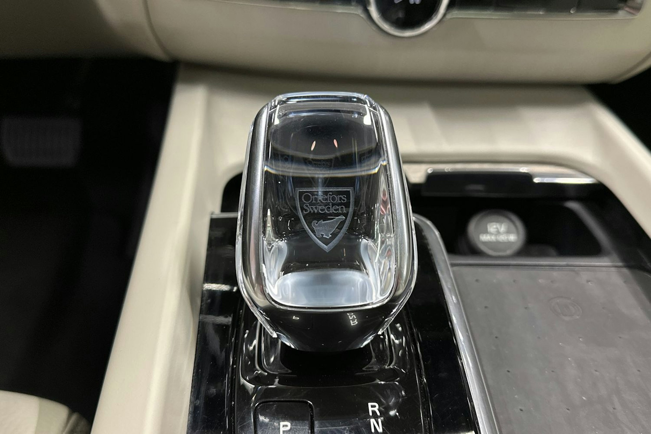 harmaa Volvo XC60 2022 kuva 26.