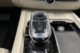 harmaa Volvo XC60 2022 kuva 26.