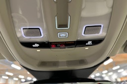 harmaa Volvo XC60 2022 kuva 27.