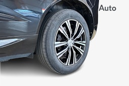 musta Volvo XC60 2022 kuva 17.
