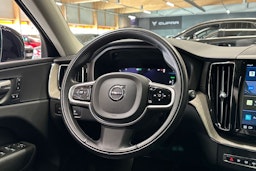 musta Volvo XC60 2022 kuva 26.