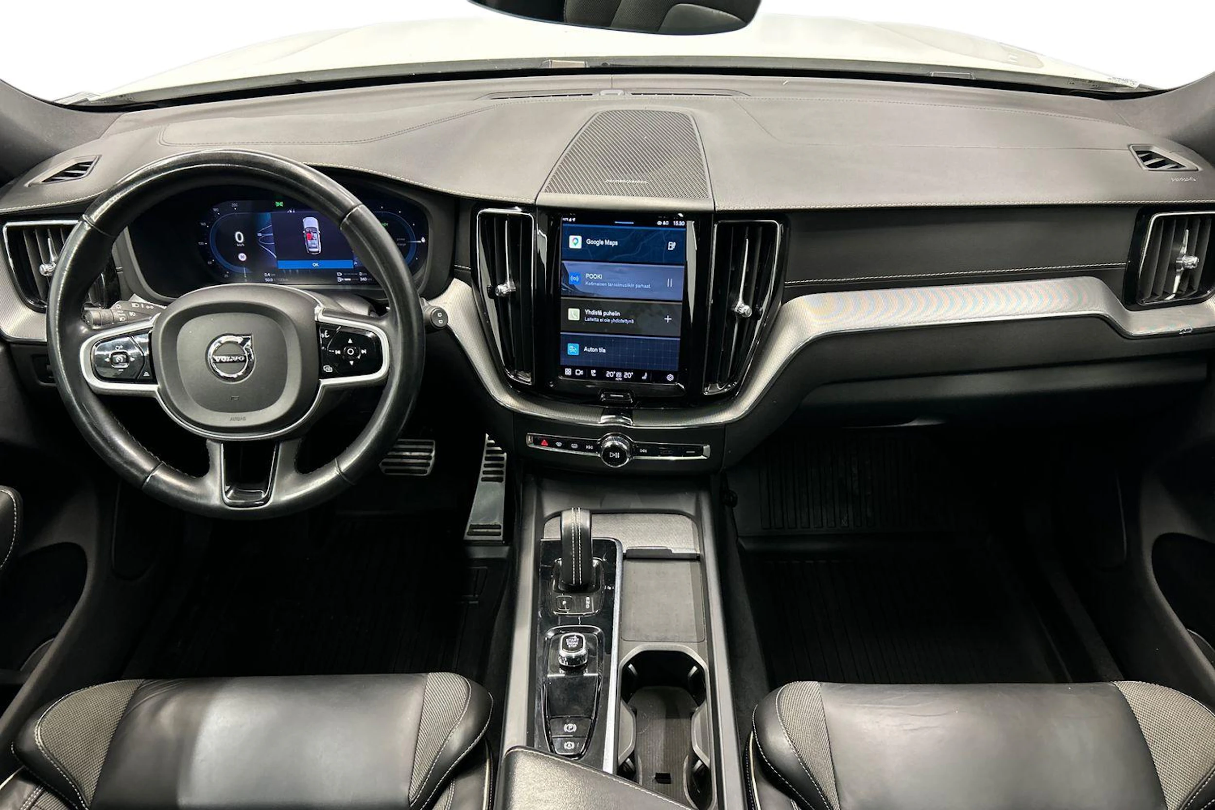 valkoinen Volvo XC60 2022 kuva 7.