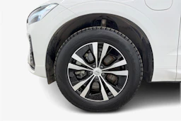 valkoinen Volvo XC60 2022 kuva 9.