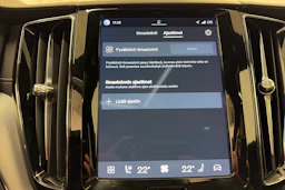 valkoinen Volvo XC60 2022 kuva 25.