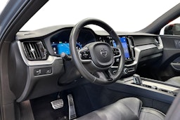 harmaa Volvo XC60 2022 kuva 7.