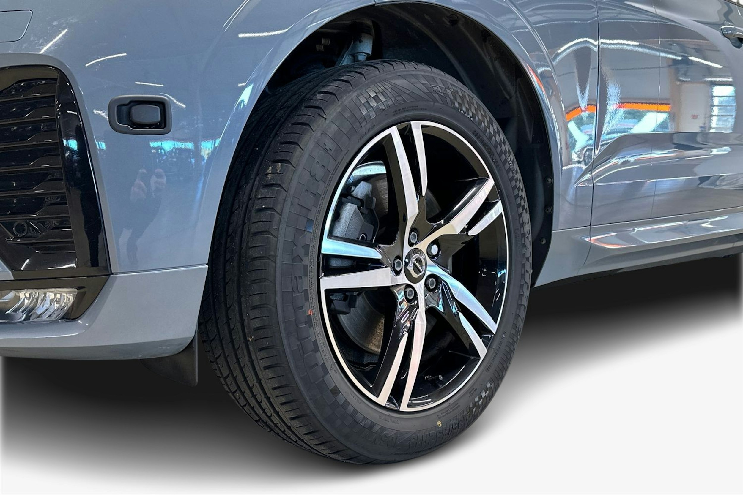 harmaa Volvo XC60 2022 kuva 11.