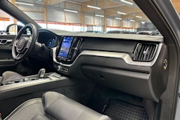 harmaa Volvo XC60 2022 kuva 14.
