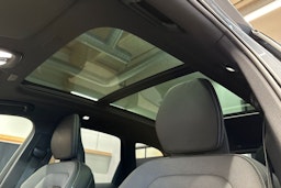 harmaa Volvo XC60 2022 kuva 20.