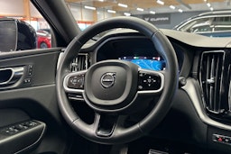 harmaa Volvo XC60 2022 kuva 29.
