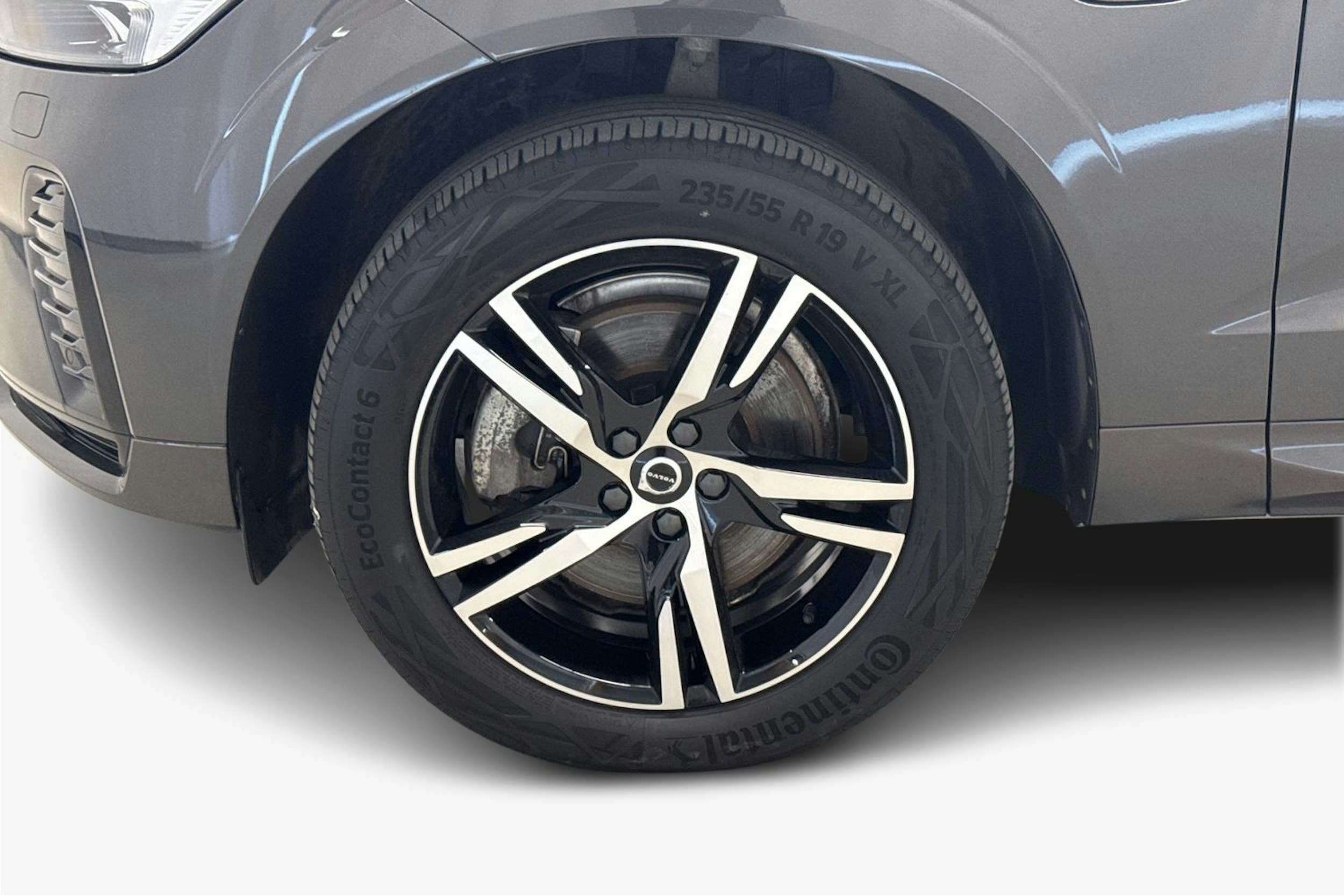 harmaa Volvo XC60 2022 kuva 31.