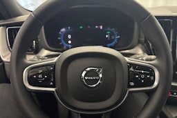 harmaa Volvo XC60 2022 kuva 34.