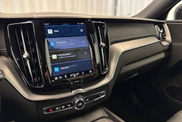 harmaa Volvo XC60 2022 kuva 36.
