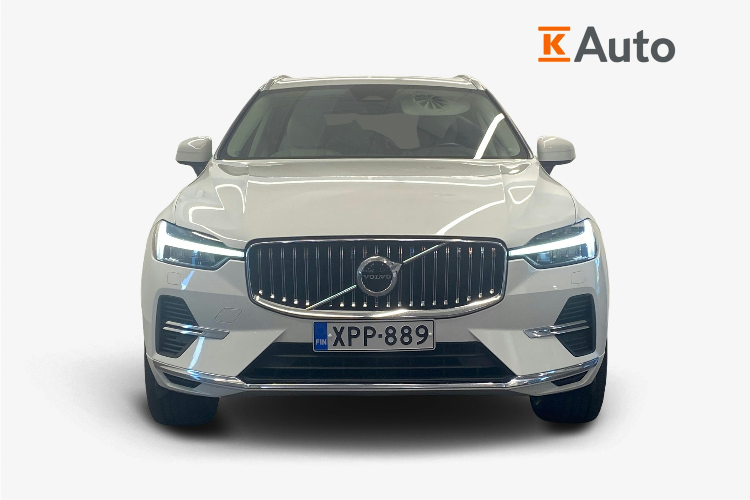 valkoinen Volvo XC60 2022 kuva 5.