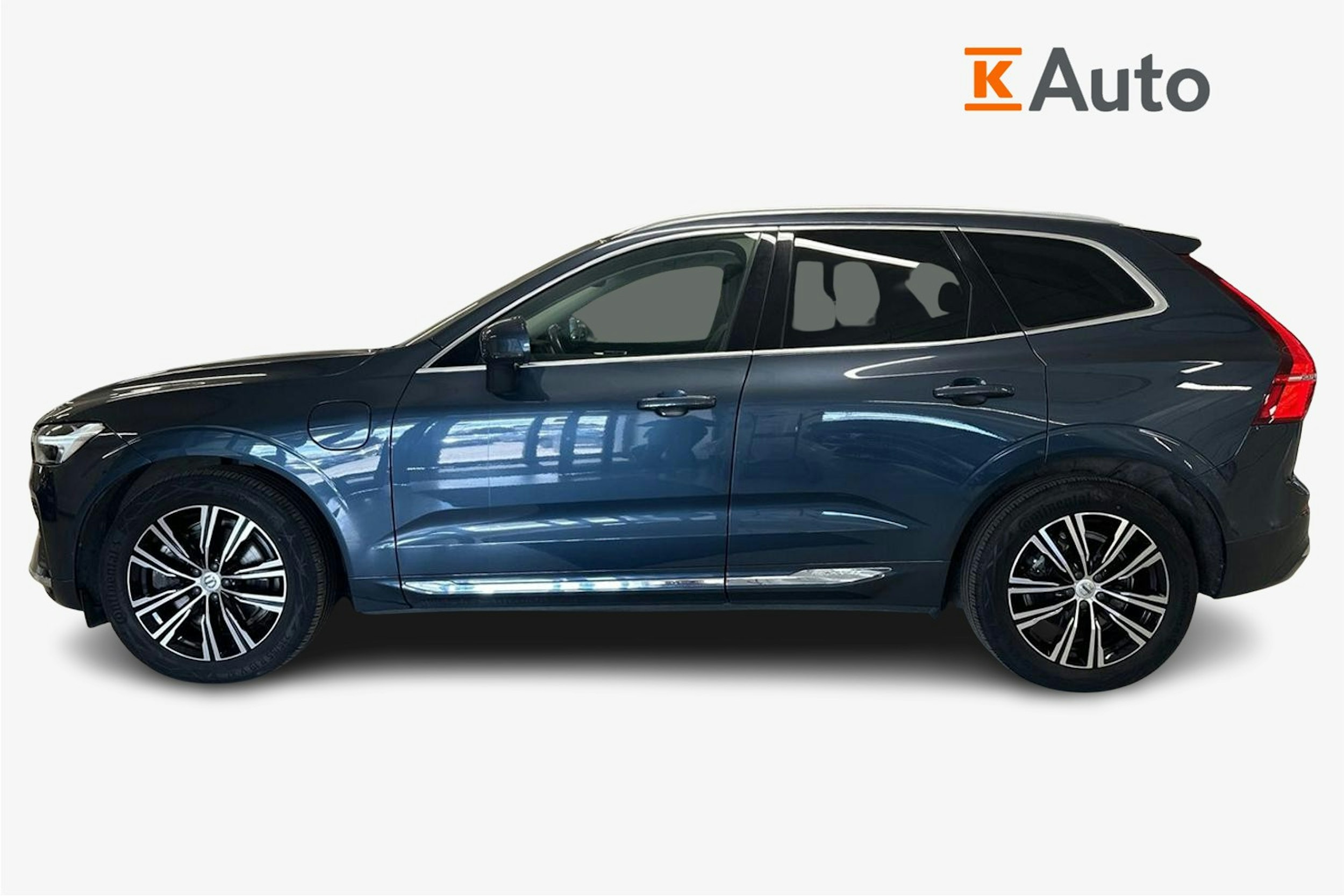 sininen Volvo XC60 2022 kuva 6.