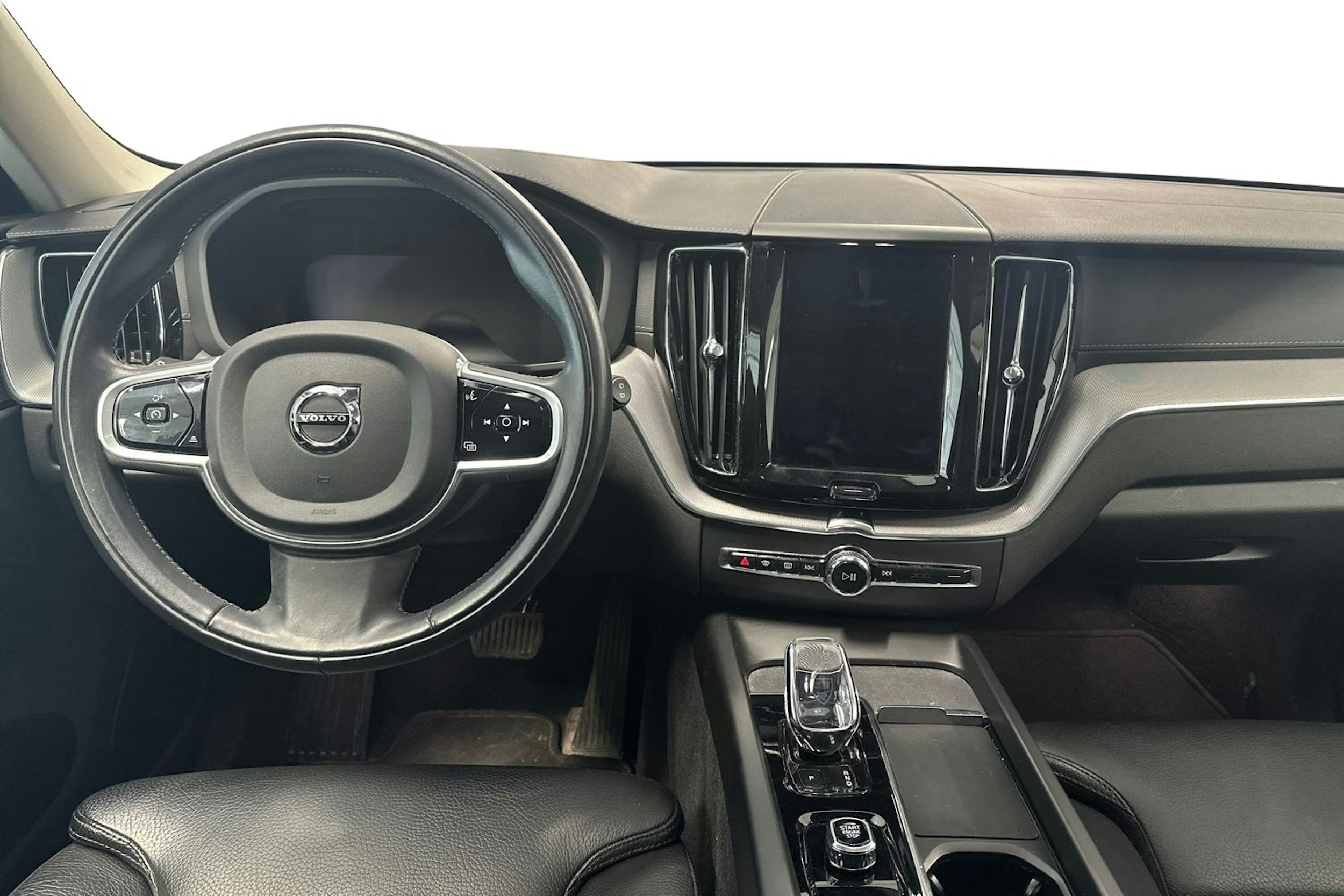 sininen Volvo XC60 2022 kuva 9.