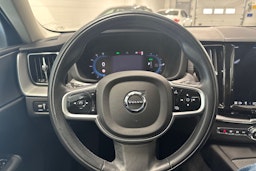 sininen Volvo XC60 2022 kuva 14.