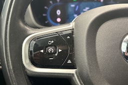 sininen Volvo XC60 2022 kuva 16.