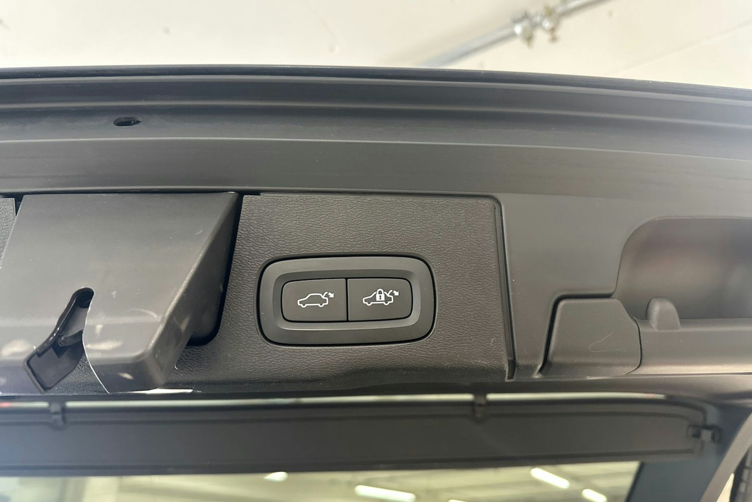 sininen Volvo XC60 2022 kuva 36.