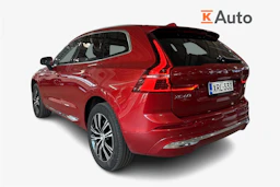 punainen Volvo XC60 2022 kuva 3.
