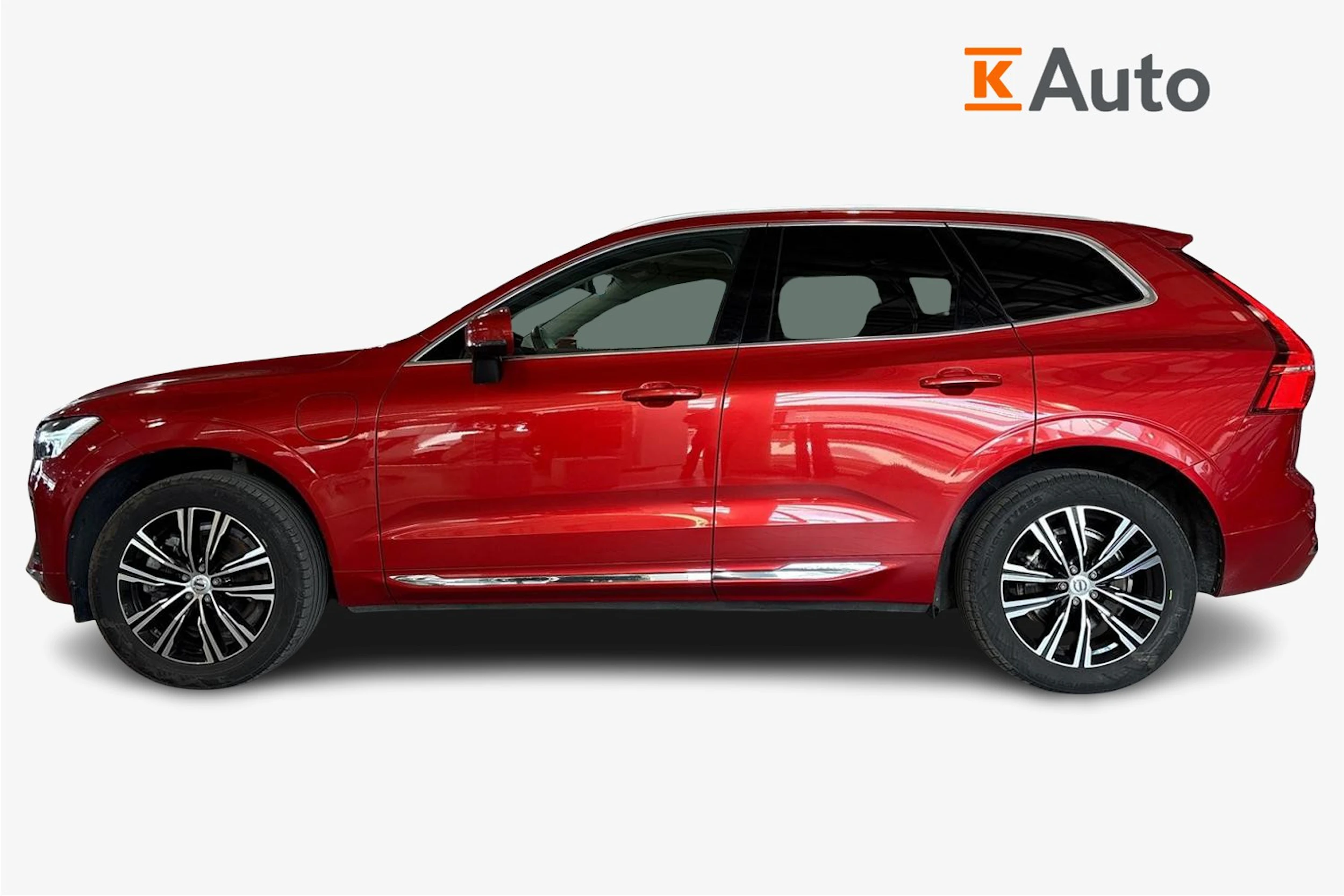 punainen Volvo XC60 2022 kuva 7.