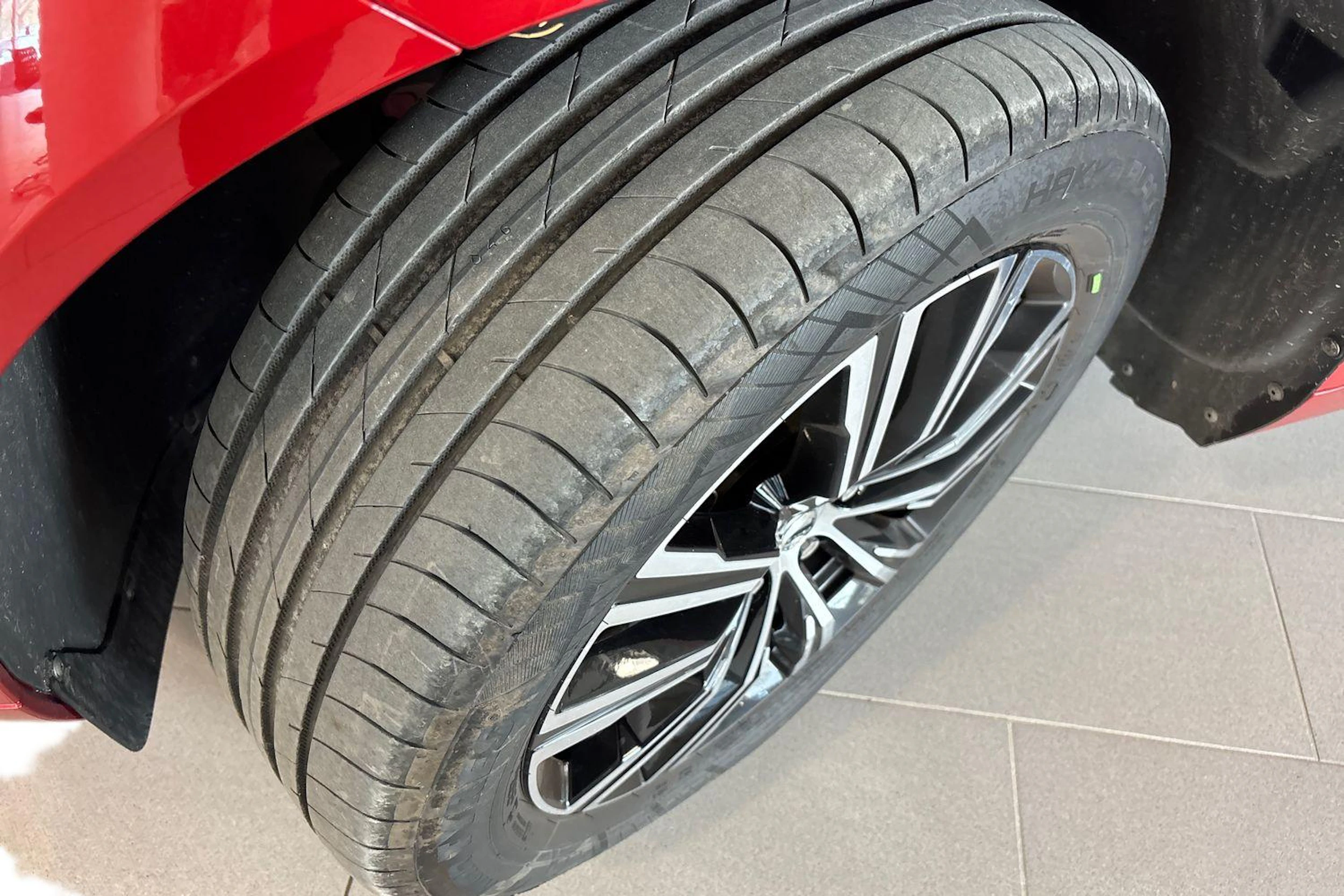 punainen Volvo XC60 2022 kuva 12.