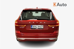punainen Volvo XC60 2022 kuva 3.