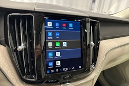 punainen Volvo XC60 2022 kuva 20.