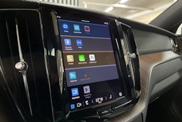 musta Volvo XC60 2022 kuva 32.