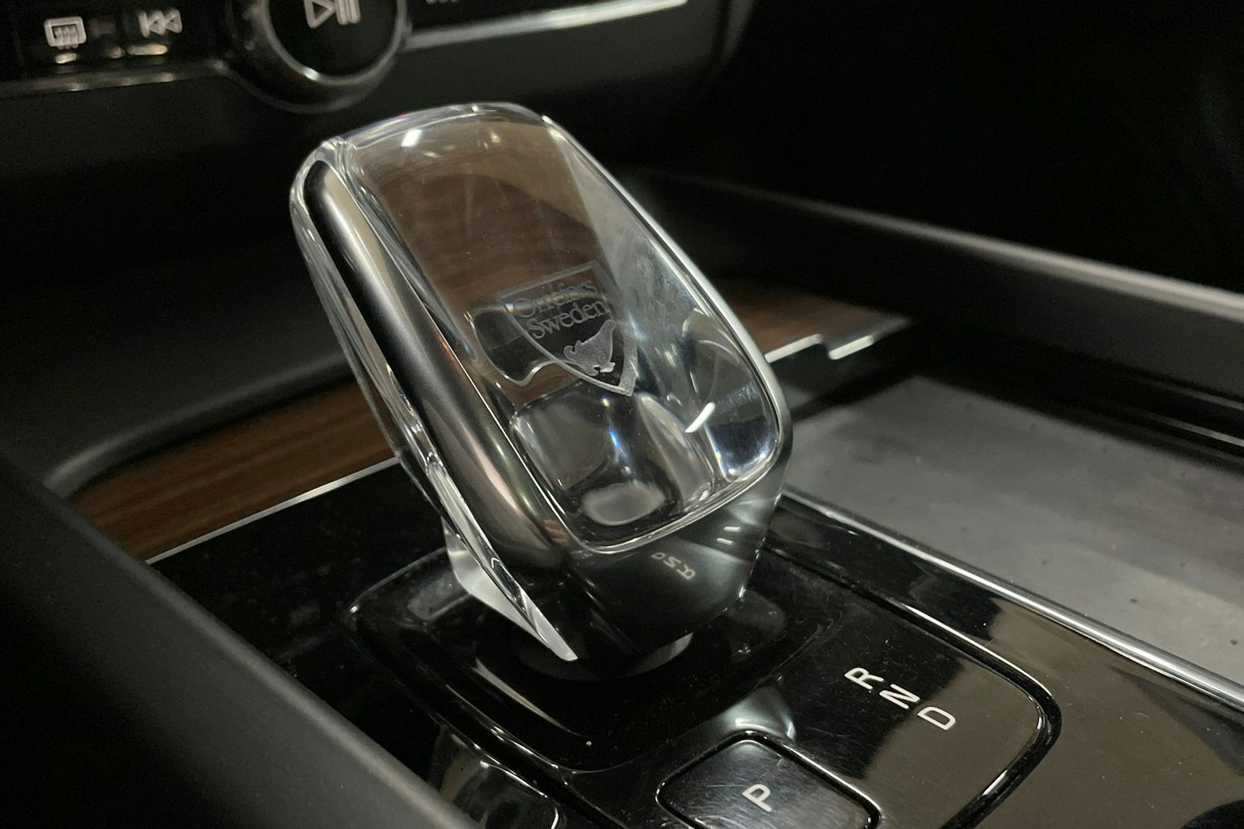 musta Volvo XC60 2022 kuva 34.