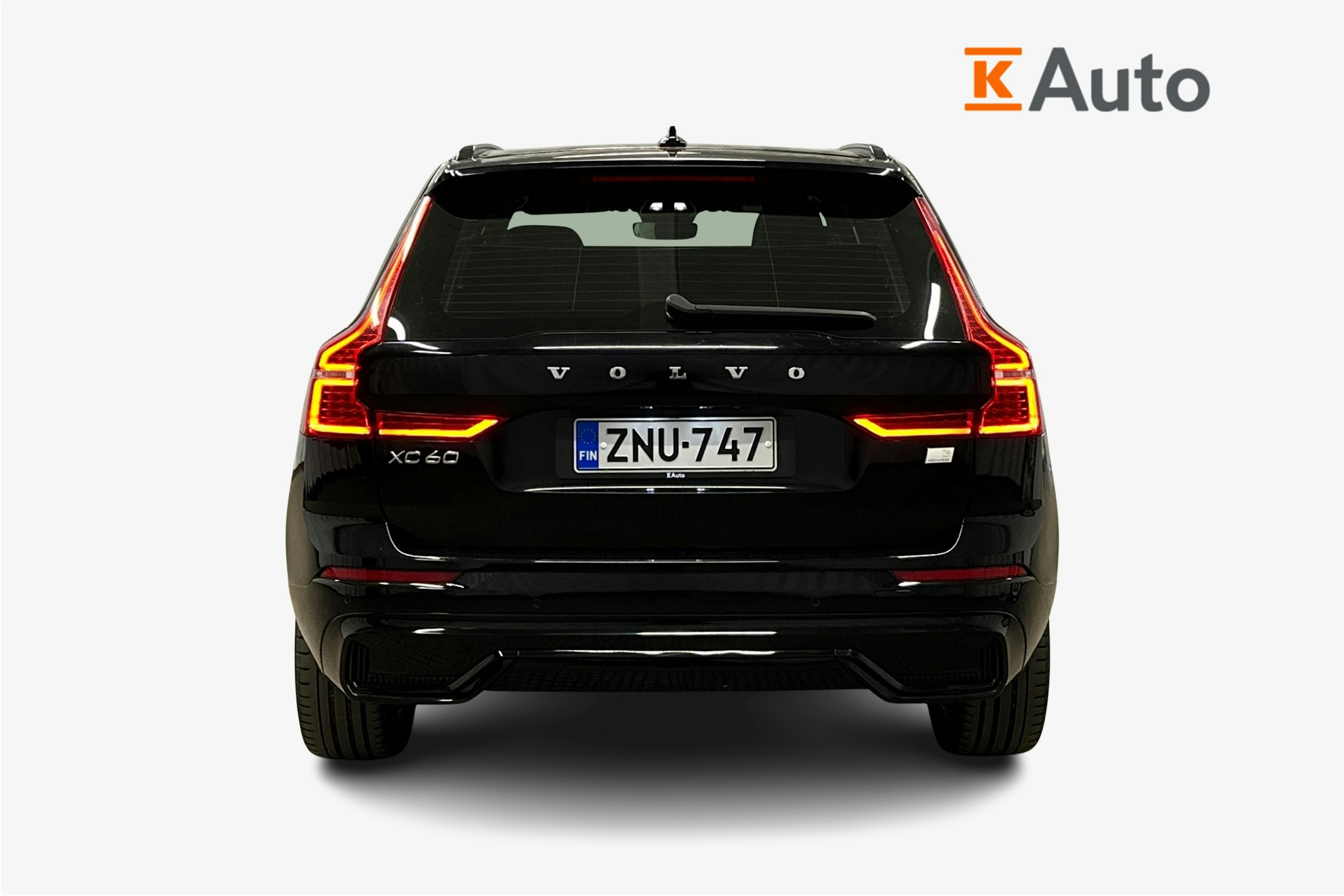 musta Volvo XC60 2022 kuva 3.