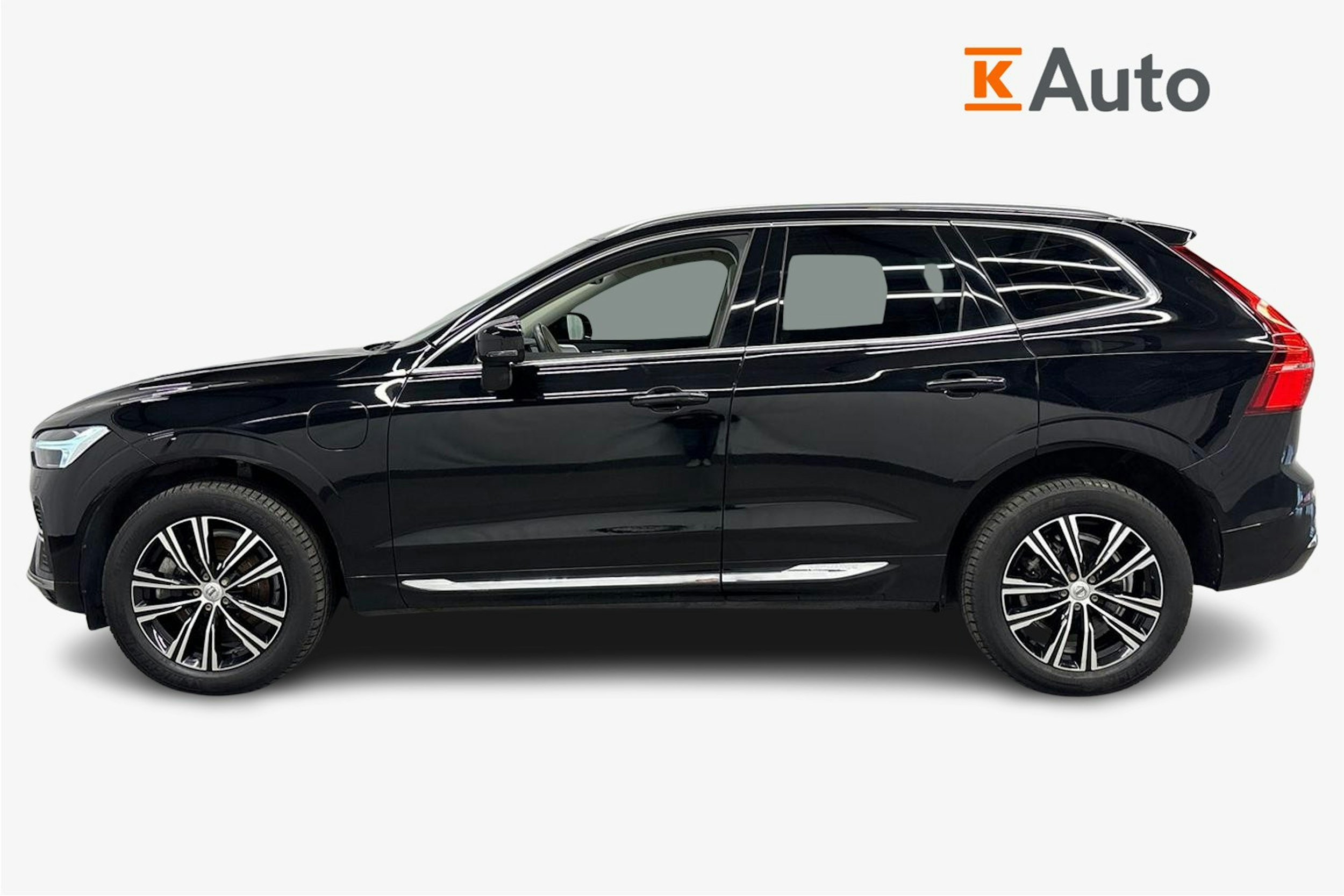 musta Volvo XC60 2022 kuva 6.