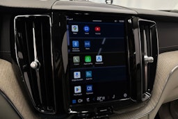 musta Volvo XC60 2022 kuva 27.