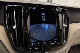 musta Volvo XC60 2022 kuva 28.