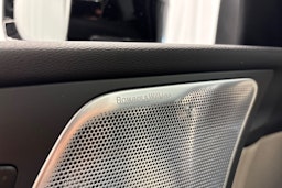 musta Volvo XC60 2022 kuva 31.