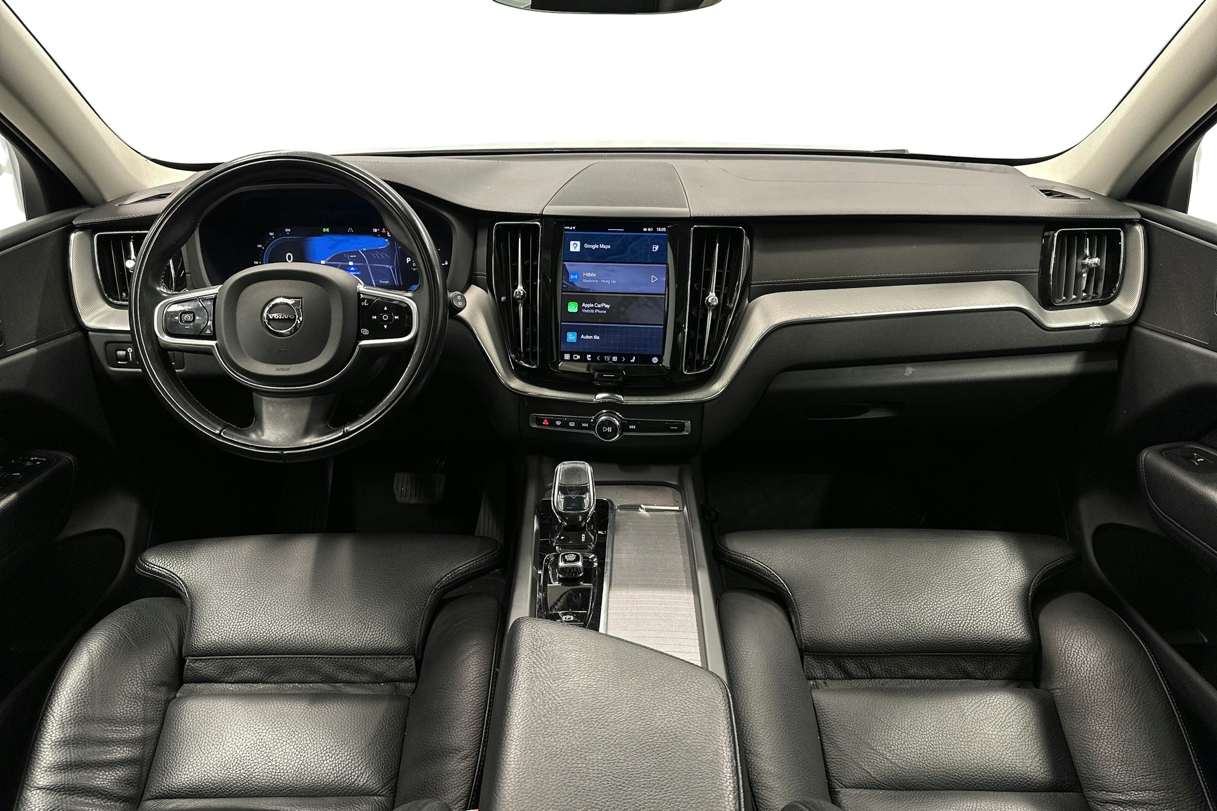 valkoinen Volvo XC60 2022 kuva 9.