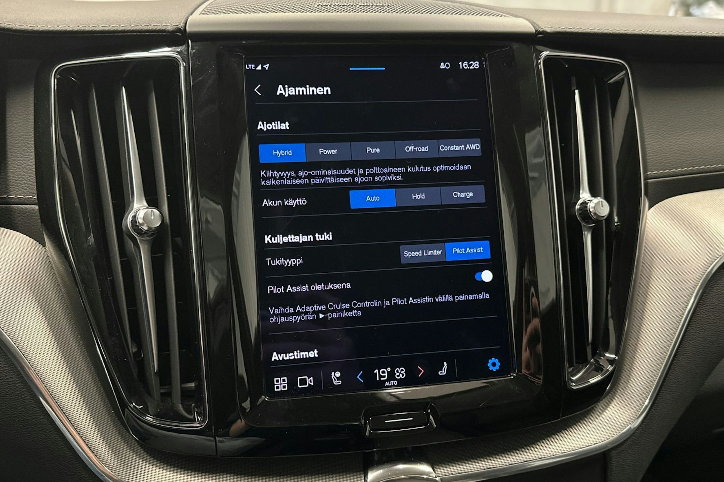 hopea Volvo XC60 2023 kuva 17.