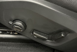 hopea Volvo XC60 2023 kuva 24.