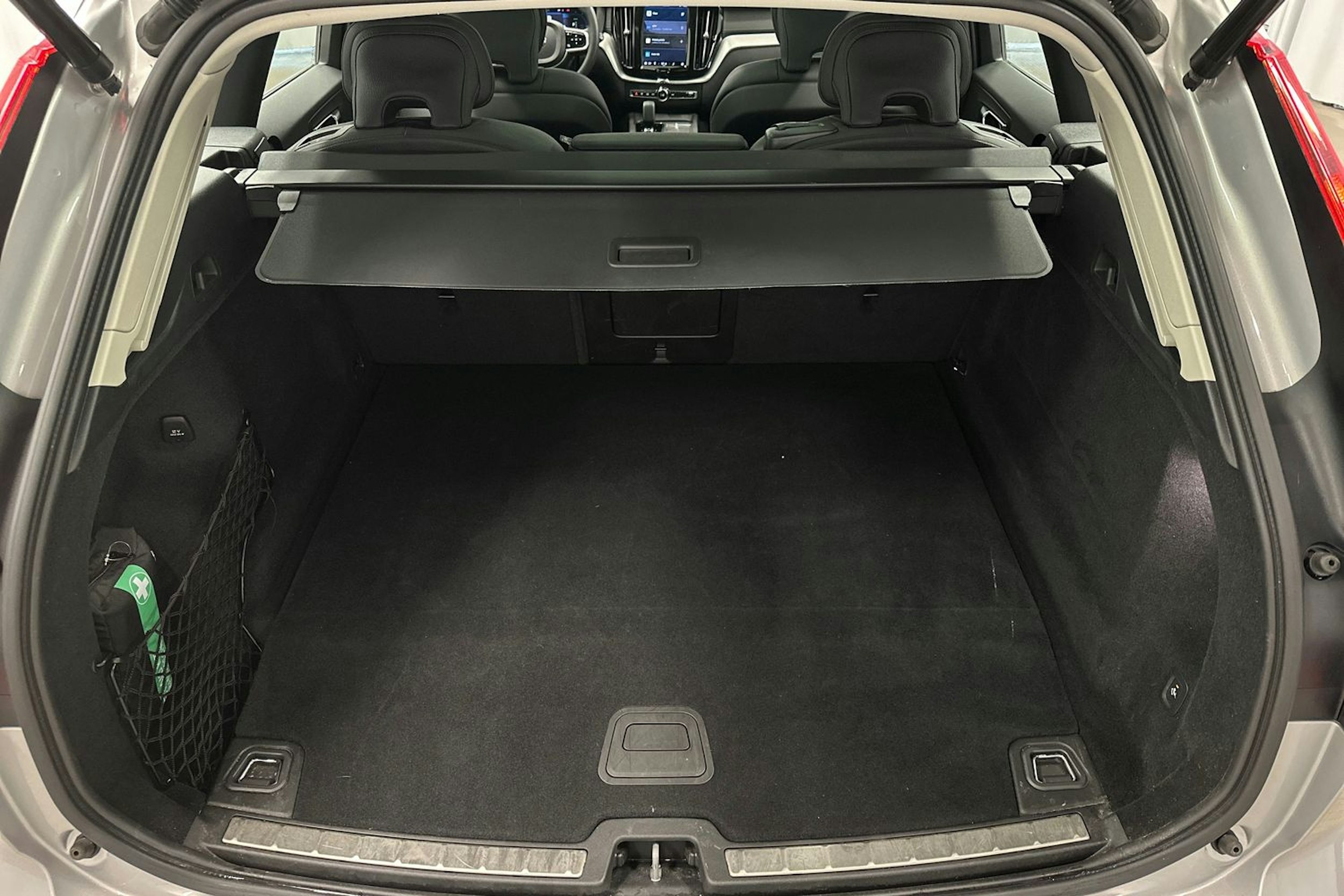 hopea Volvo XC60 2023 kuva 31.