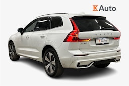valkoinen Volvo XC60 2023 kuva 2.