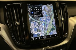 valkoinen Volvo XC60 2023 kuva 28.