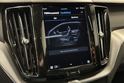 valkoinen Volvo XC60 2023 kuva 31.