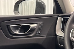 harmaa Volvo XC60 2023 kuva 21.