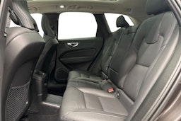 harmaa Volvo XC60 2023 kuva 23.